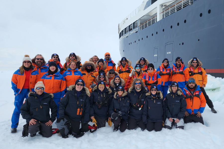 Expedición internacional llegó hasta plataforma de hielo Larsen B para estudiar el cambio climático